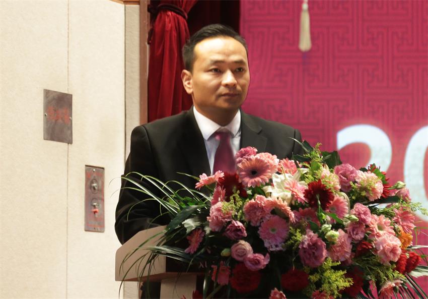 集團副總、紀(jì)委副書記張成彪同志作徐州寶潤實業(yè)集團“關(guān)于2018年違紀(jì)違規(guī)及重大事故責(zé)任單位的通報及處理決定”